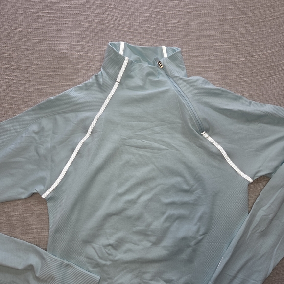 Athleta Aqua mint diagonal mock neck Performance Top NWOT - Picture 6 of 8